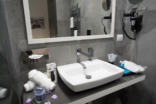 Twice - Naples image 16