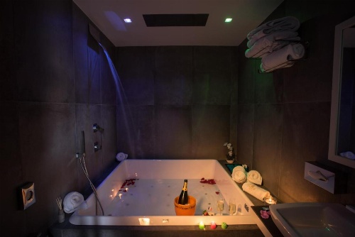 Twice - Naples image 44